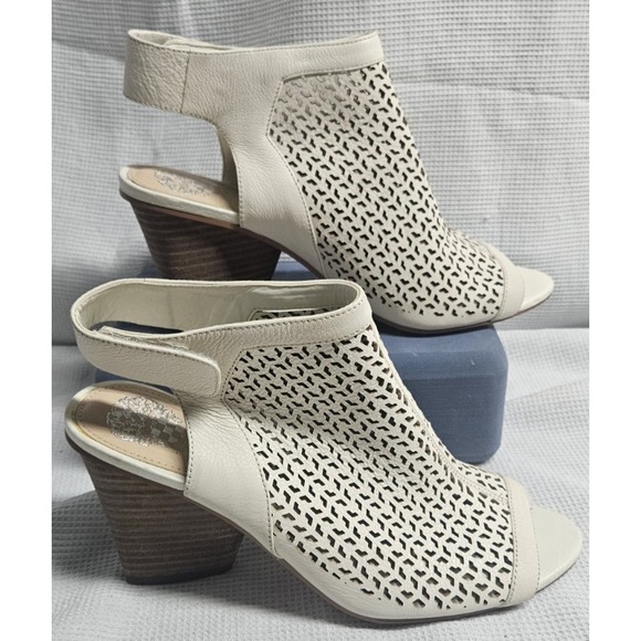 VINCE CAMUTO leather‎ upper peep-toe Dastana sandals block heel Vanilla Sz 8.5M - Picture 1 of 9